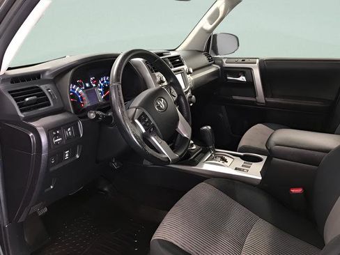 Used 2014 Toyota 4Runner SR5 AWD/4WD image 10