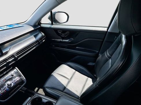 Used 2022 Lincoln Corsair AWD w/ Premium Package image 24