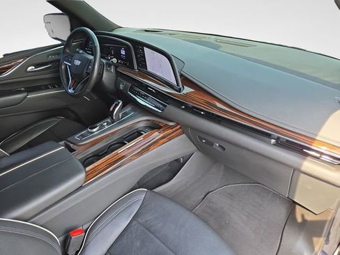 Used 2021 Cadillac Escalade ESV Premium Luxury w/ Driver Assist Tech Package AWD/4WD image 41