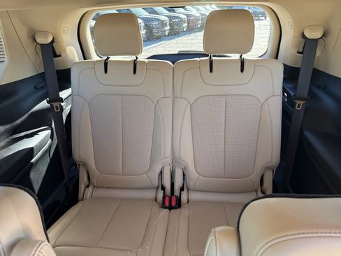 Used 2022 Jeep Grand Cherokee L Limited w/ Luxury Tech Group II image 31