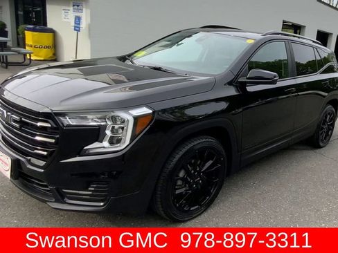 Certified 2023 GMC Terrain SLE w/ Driver Convenience Package AWD/4WD image 4