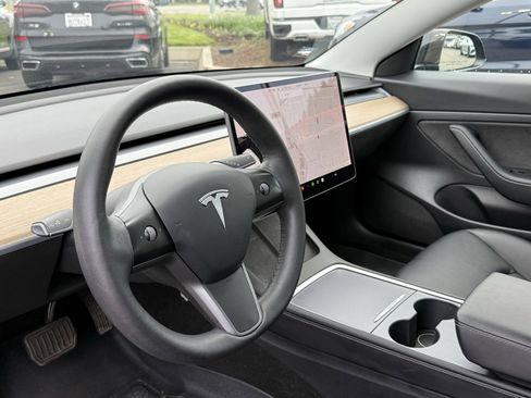 Used 2021 Tesla Model 3 Standard Range Plus image 20