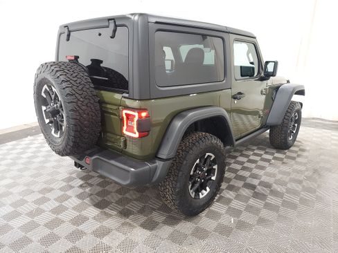 Used 2024 Jeep Wrangler Rubicon w/ Technology Group AWD/4WD image 3
