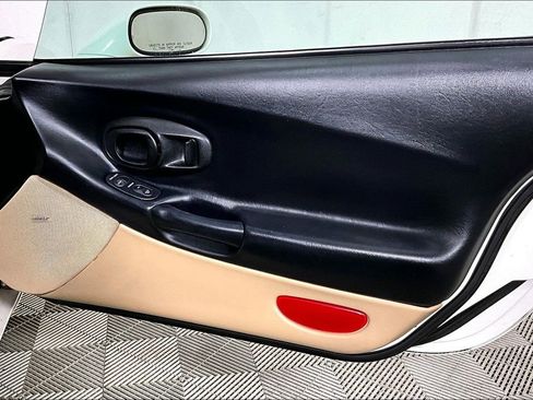 Used 2002 Chevrolet Corvette Coupe w/ Preferred Equipment Group2 image 17