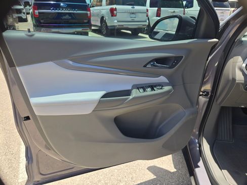 Used 2022 Chevrolet Bolt EUV Premier FWD image 12