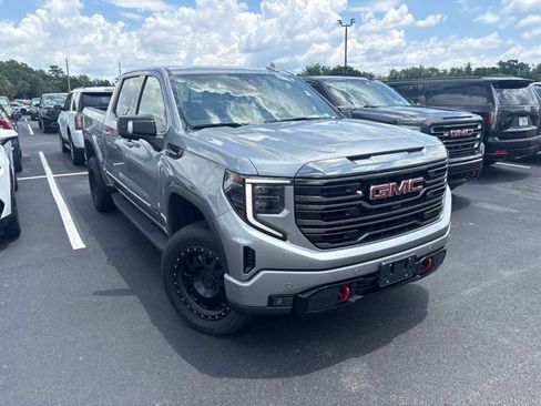 Used 2023 GMC Sierra 1500 AT4 w/ AT4 Premium Package AWD/4WD image 3