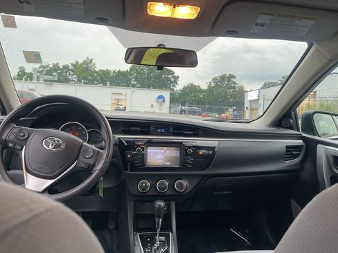 Used 2016 Toyota Corolla L FWD image 19