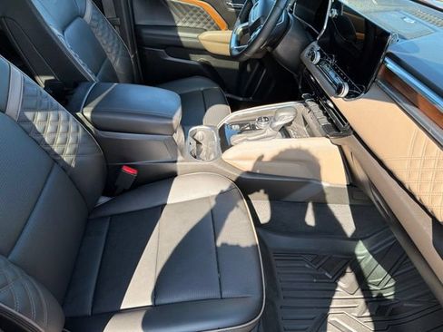 Used 2023 GMC Canyon Denali AWD/4WD image 12