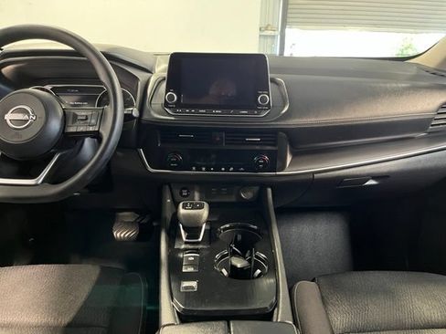 Used 2024 Nissan Rogue SV FWD image 20