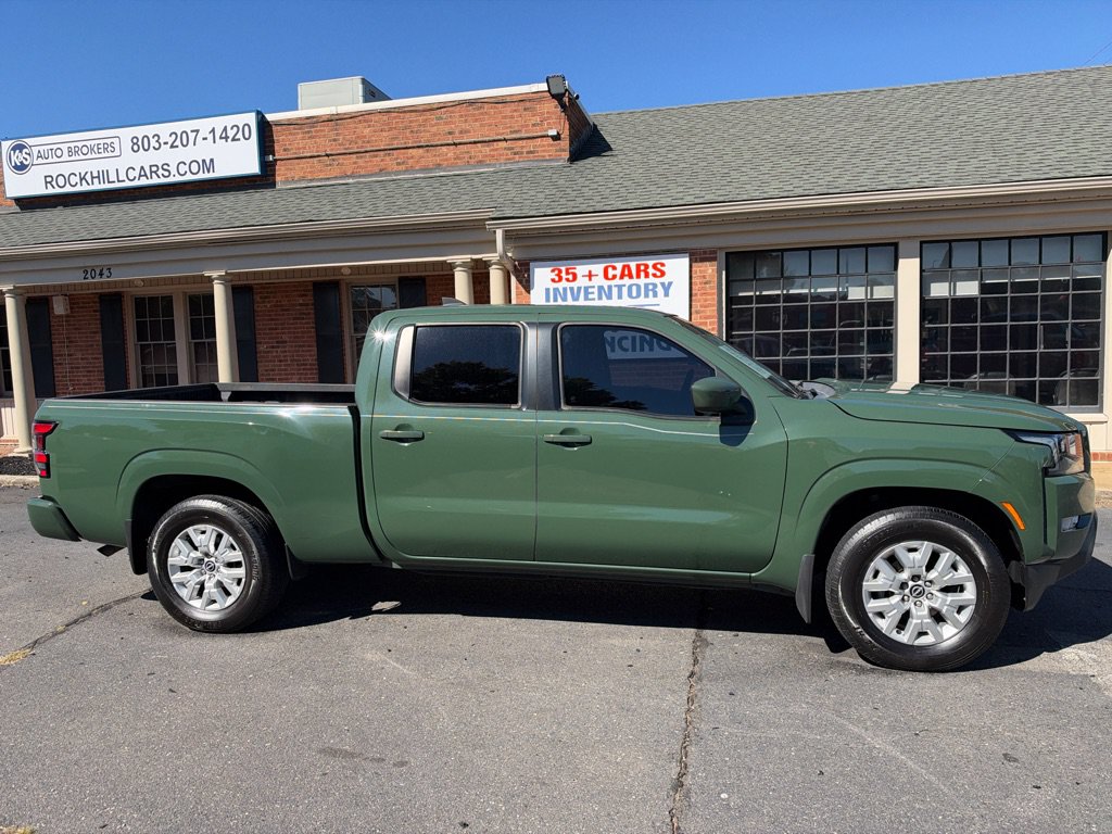 Used 2022 Nissan Frontier SV w/ Technology Package RWD image 5