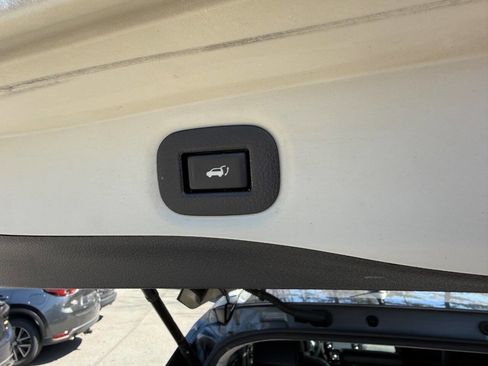 Used 2016 Nissan Rogue SL w/ SL Premium Package AWD/4WD image 11