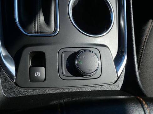 Used 2020 Chevrolet Traverse LT w/ LPO, Blackout Package image 26