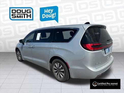 Certified 2024 Chrysler Pacifica Limited FWD image 5