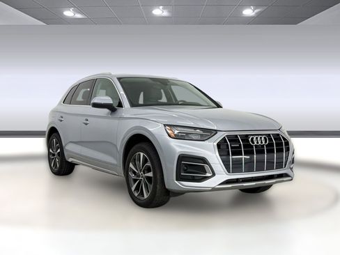 Used 2021 Audi Q5 2.0T Premium Plus w/ Premium Plus Package AWD/4WD image 7