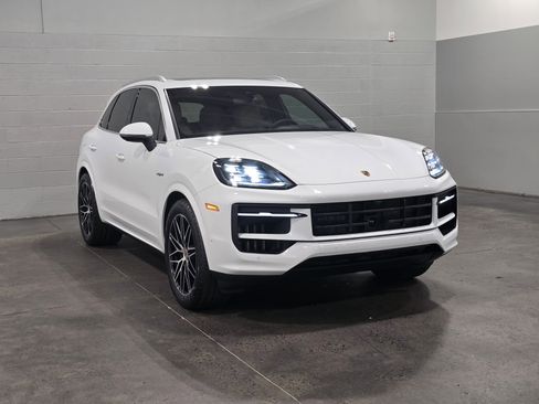 New 2026 Porsche Cayenne E-Hybrid image 9