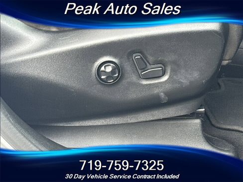 Used 2018 Chrysler Pacifica Touring-L w/ Premium Audio Group FWD image 37