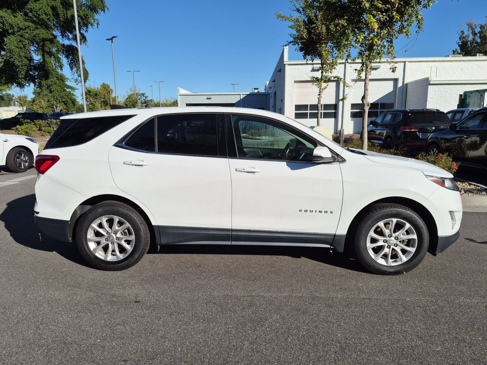 Used 2018 Chevrolet Equinox LT AWD/4WD image 2