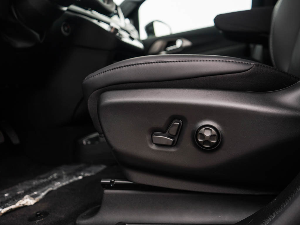New 2026 Chrysler Pacifica Select AWD/4WD image 19