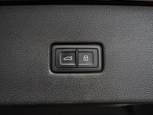 Used 2022 Audi Q8 Premium Plus AWD/4WD image 21