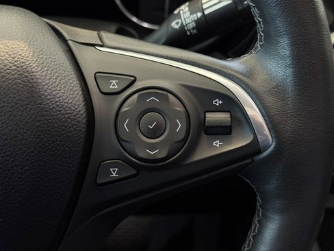 Used 2019 Buick Envision Premium AWD/4WD image 33