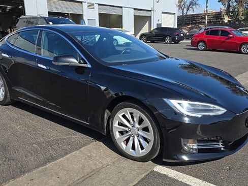 Used 2018 Tesla Model S 75D AWD/4WD image 2