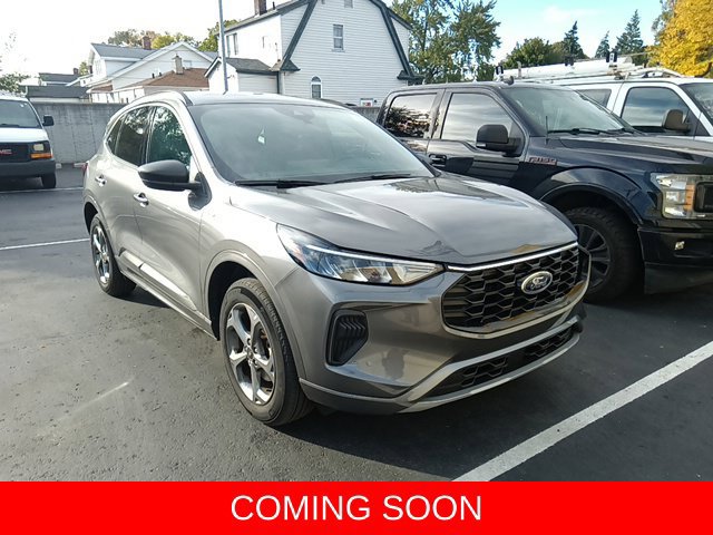 Used 2024 Ford Escape ST-Line w/ Tech Pack #1 AWD/4WD image 1