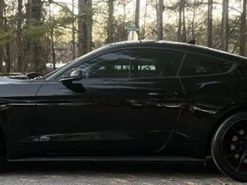 Used 2022 Ford Mustang GT Premium w/ GT Performance Package image 3