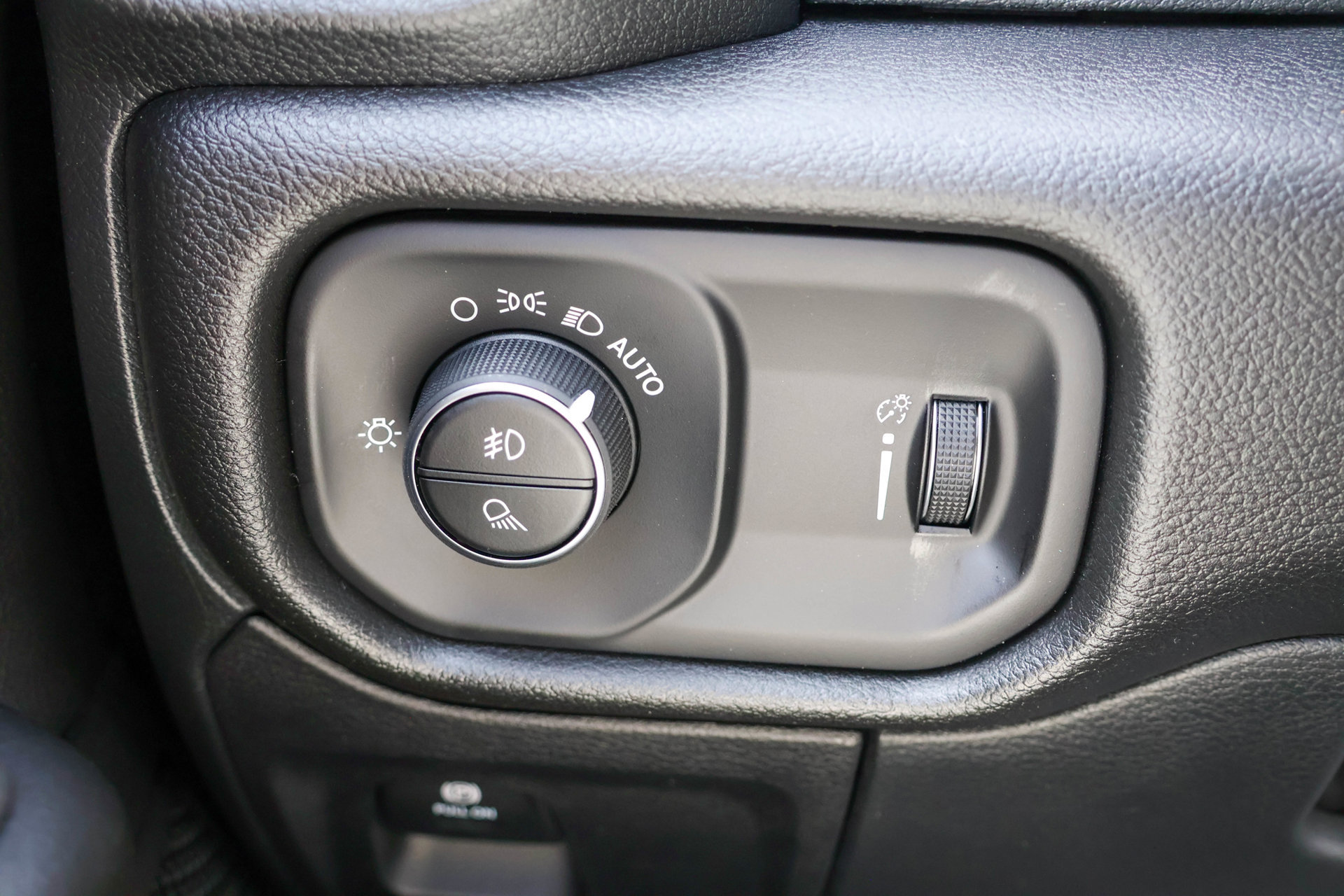 New 2026 RAM 1500 Warlock AWD/4WD image 29