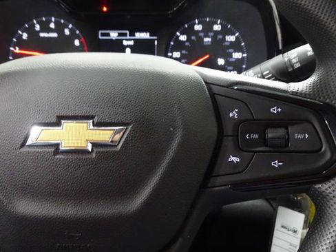 Used 2024 Chevrolet Trax LS image 24