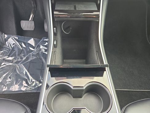 Used 2020 Tesla Model Y Long Range image 36