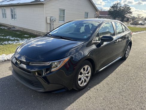 Used 2025 Toyota Corolla LE image 8