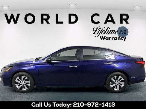 Used 2024 Nissan Altima 2.5 S FWD image 10