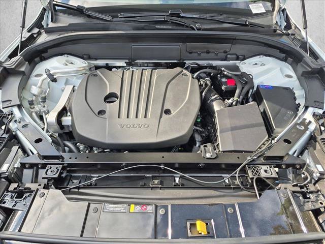 Certified 2026 Volvo XC60 B5 Plus w/ Climate Package PRO AWD/4WD image 23