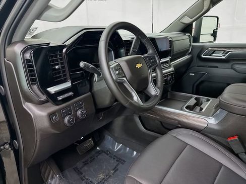 Used 2025 Chevrolet Silverado 2500 LTZ w/ LTZ Premium Package AWD/4WD image 12