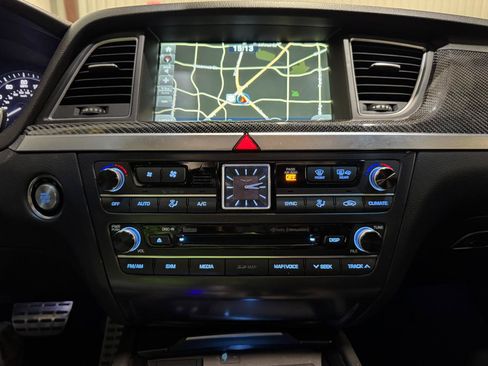 Used 2018 Genesis G80 3.3T Sport RWD image 12