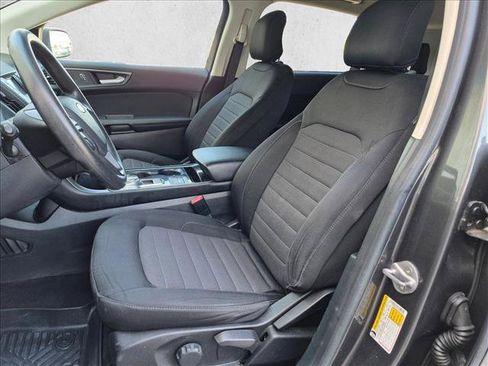 Used 2019 Ford Edge SE FWD image 14