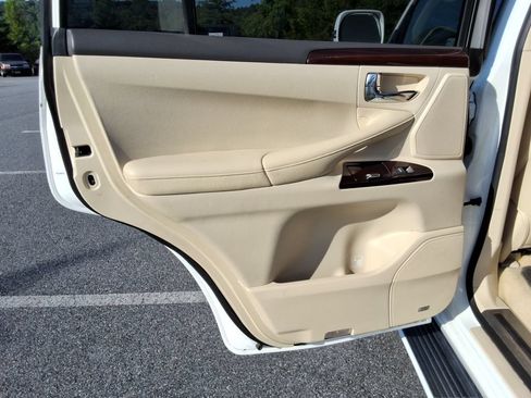Used 2013 Lexus LX 570 4WD w/ Luxury Pkg image 19