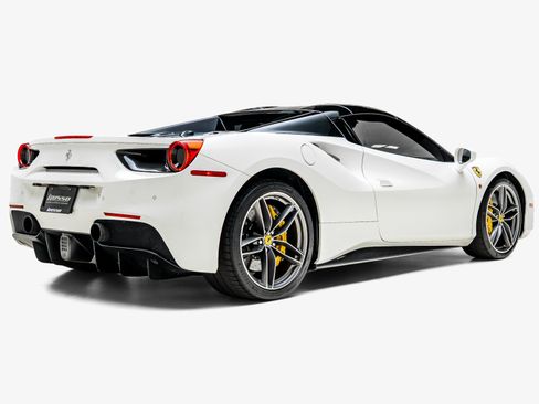 Used 2017 Ferrari 488 Spider RWD image 2