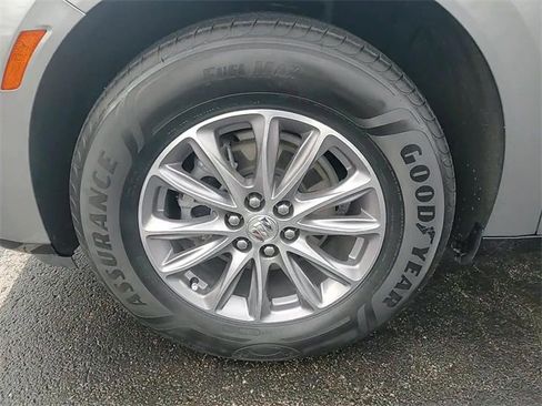 Certified 2023 Buick Enclave Essence image 9