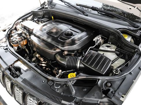 Used 2019 Jeep Grand Cherokee Altitude image 60