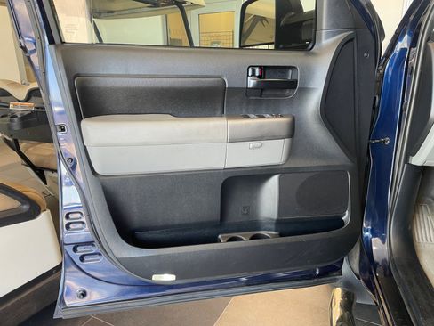 Used 2010 Toyota Tundra 4x4 Double Cab image 13