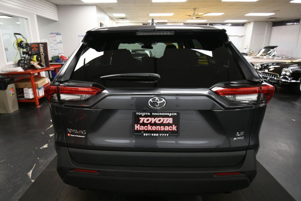 Certified 2025 Toyota RAV4 LE AWD/4WD image 6