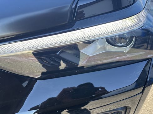 Used 2024 Chevrolet Colorado Z71 w/ Z71 Convenience Package 2 image 10