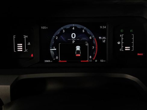 Used 2025 Toyota Tacoma SR5 AWD/4WD image 12