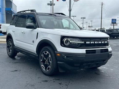 Used 2024 Ford Bronco Sport Outer Banks w/ Tech Package image 5