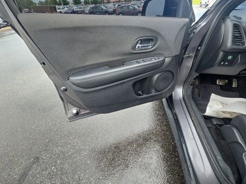 Used 2022 Honda HR-V Sport image 10