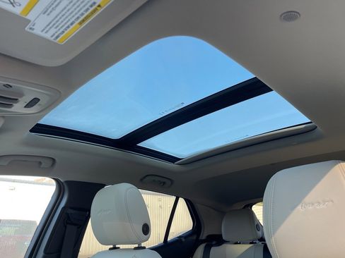 Used 2025 Buick Encore GX Avenir w/ Avenir Technology Package image 20