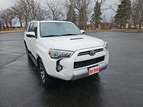 Used 2024 Toyota 4Runner TRD Off-Road Premium image 8