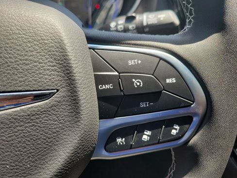 New 2026 Chrysler Pacifica Select FWD image 33