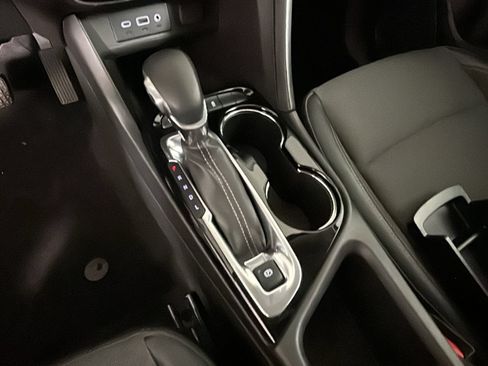Used 2021 Buick Encore GX Preferred w/ Cold Weather Comfort Package AWD/4WD image 24